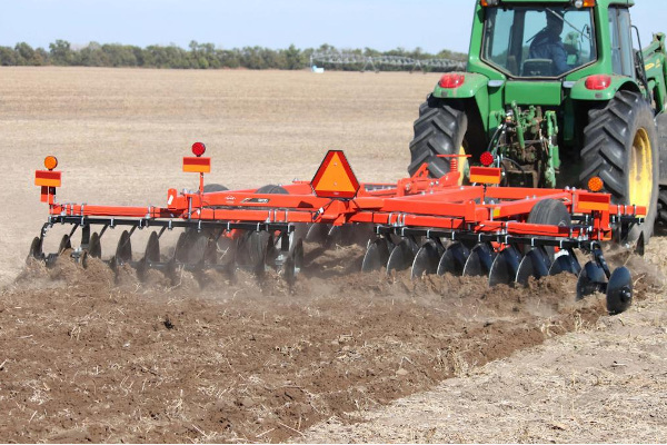 Kuhn | Class I: Seedbed Finishing | 8100 Tandem for sale at Western Implement, Colorado
