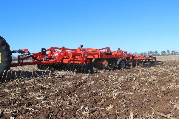 Kuhn | Combination Disc Rippers | Dominator® 4856 for sale at Western Implement, Colorado