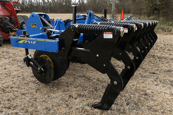 Landoll | 2500 Series | Auto-Reset Spring Shanks, Folding Units for sale at Western Implement, Colorado
